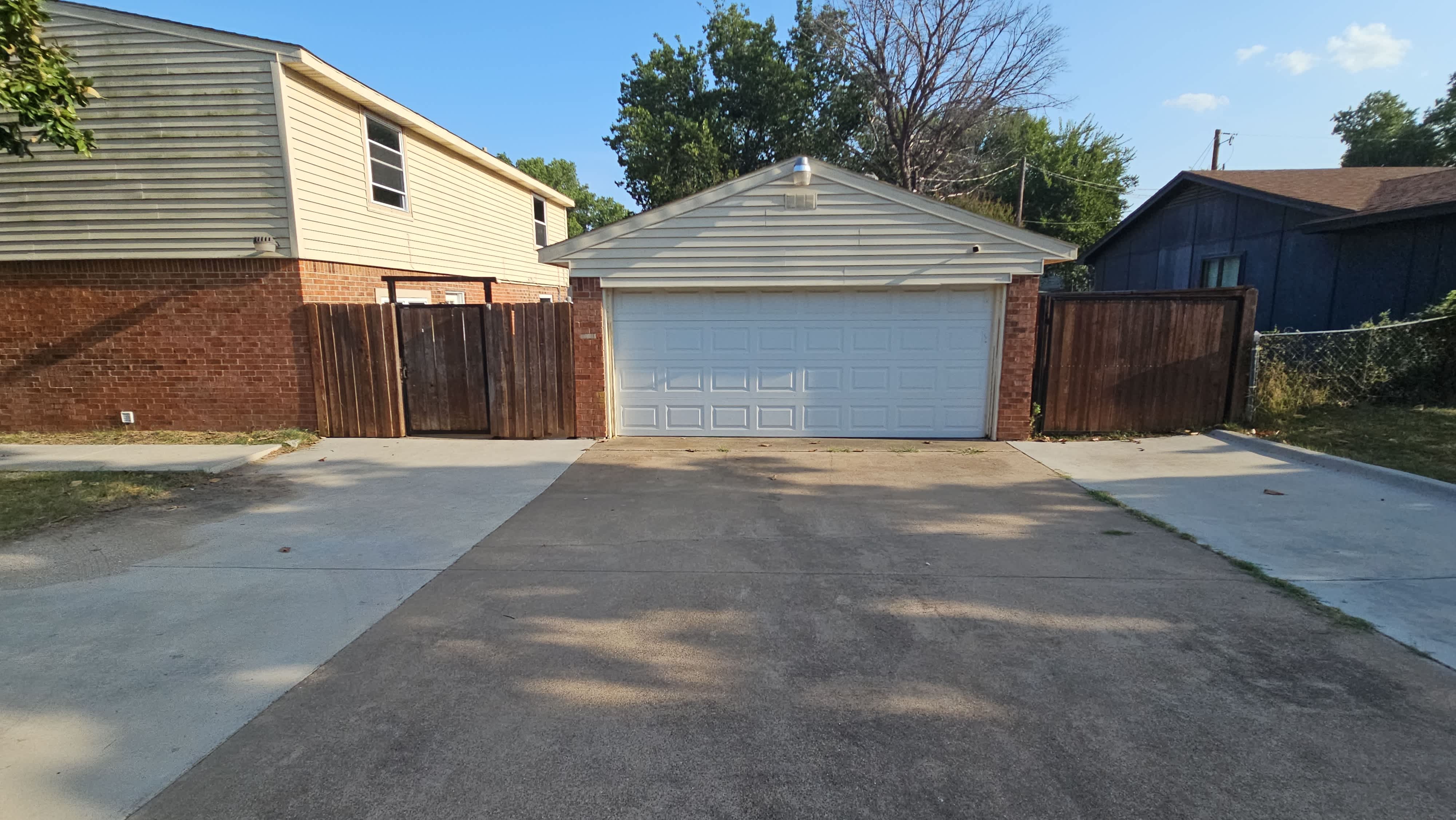 833 James Street photo