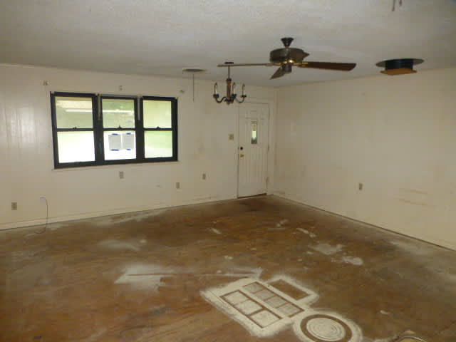 619 N Avenue A photo