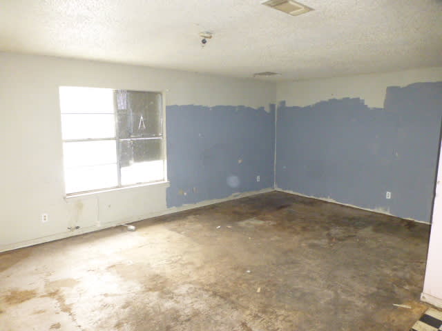 619 N Avenue A photo