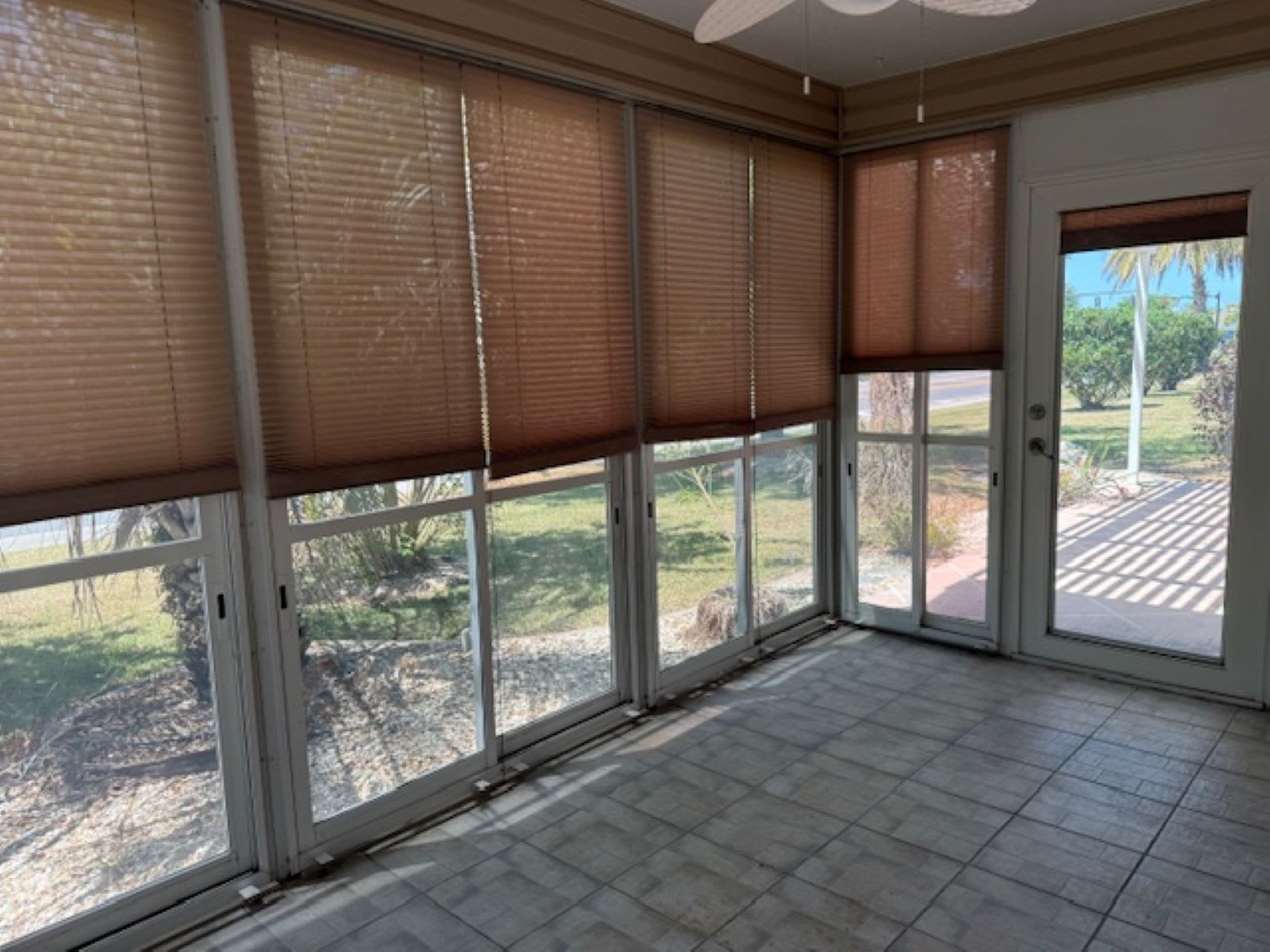 1089 Nash Loop photo