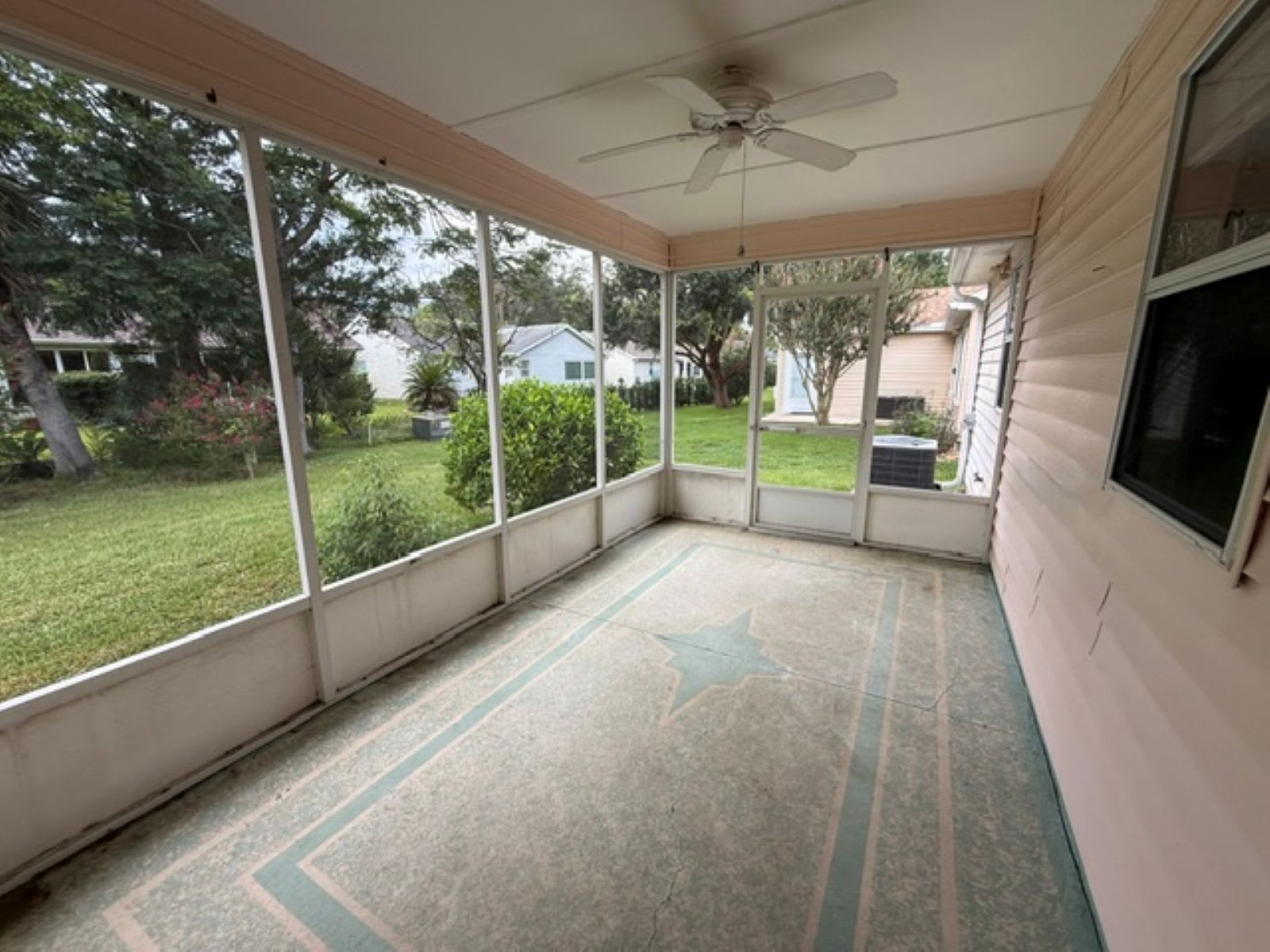208 Aragon Ln photo