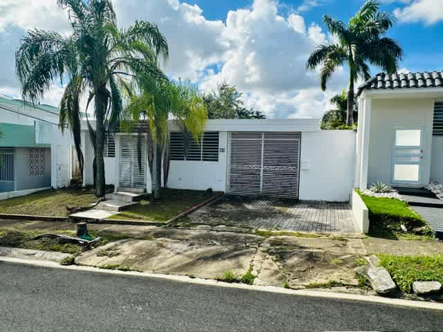 Single Family Home 5BR 2BA - C-40 3 Street Ext, Bayamon, PR