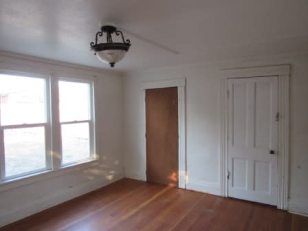 511 W Main St photo