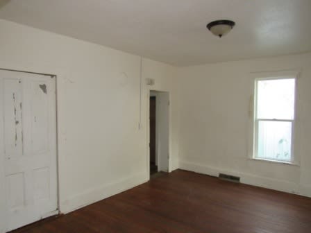 511 W Main St photo