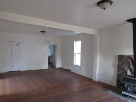 511 W Main St photo