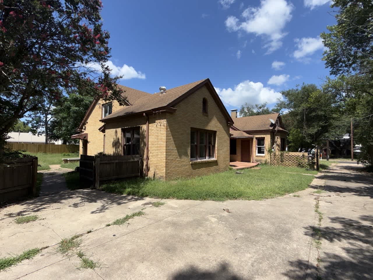 216 S Prairieville St photo