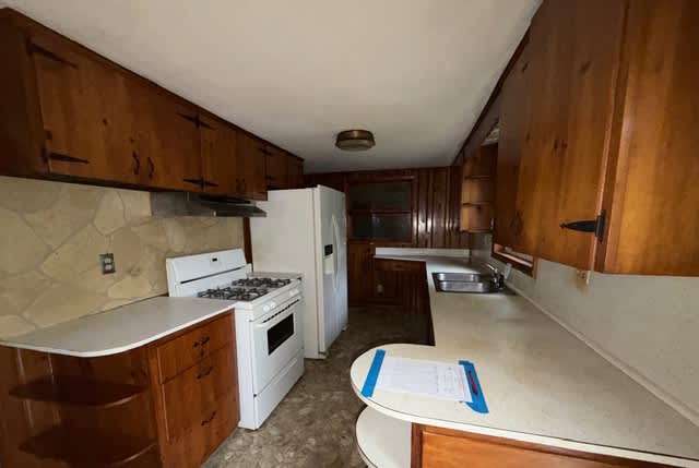 229 Crowley St photo