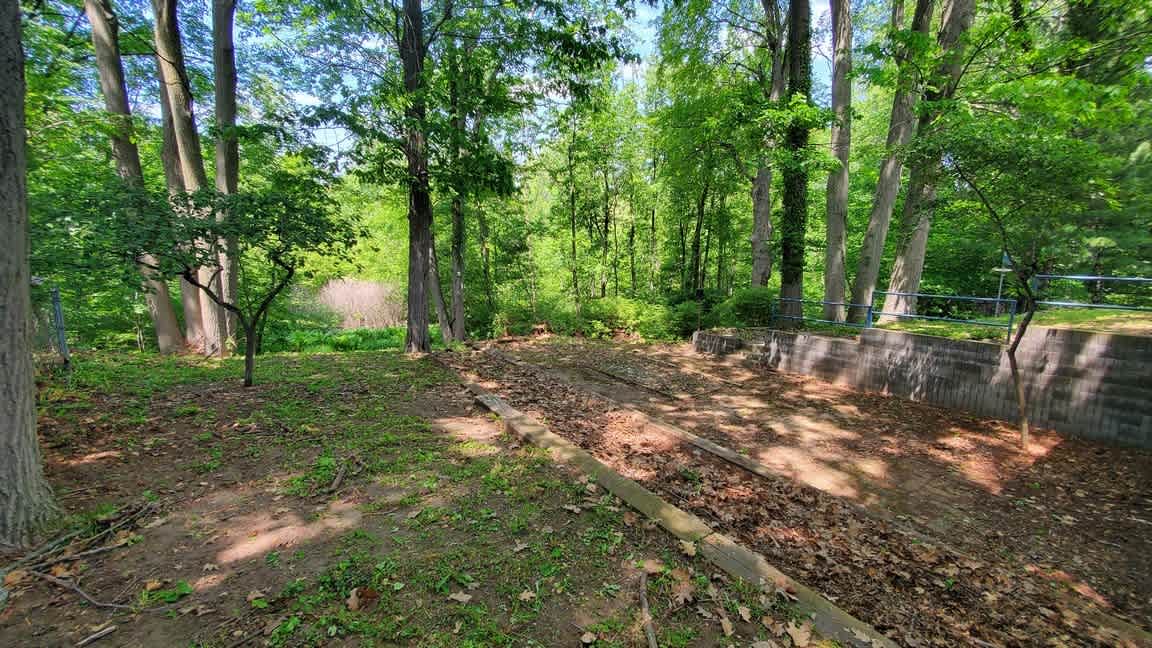 14261 Essenburg Dr photo