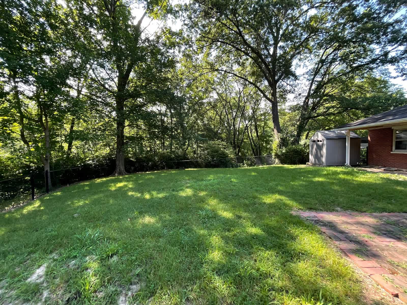 2131 Hill Crest Dr photo
