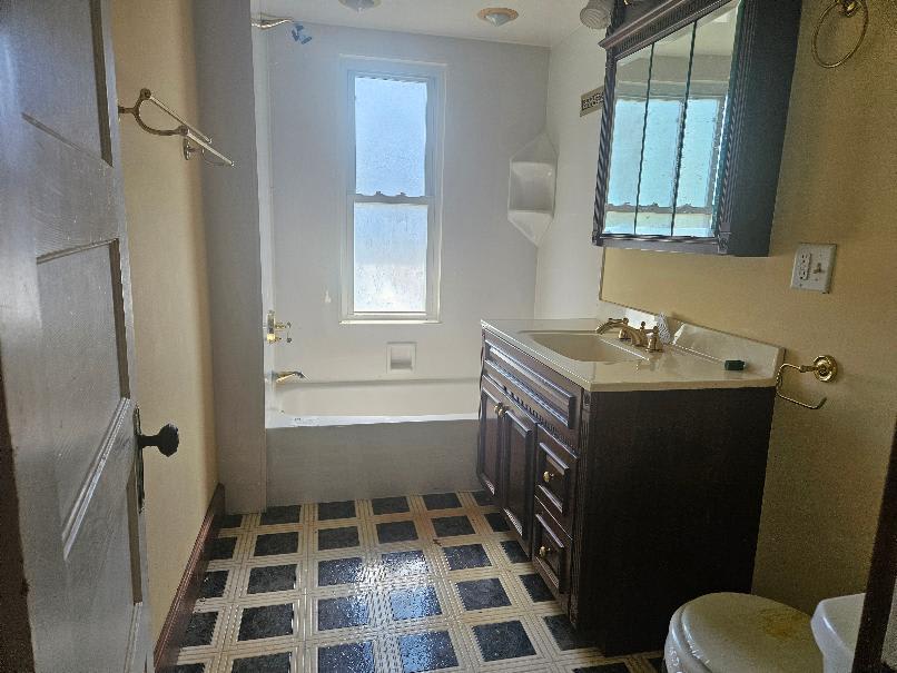 107 N Baker St photo