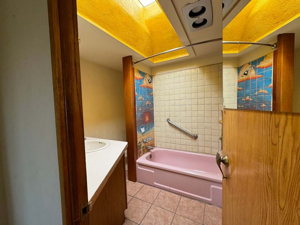 2313 W Alameda St photo