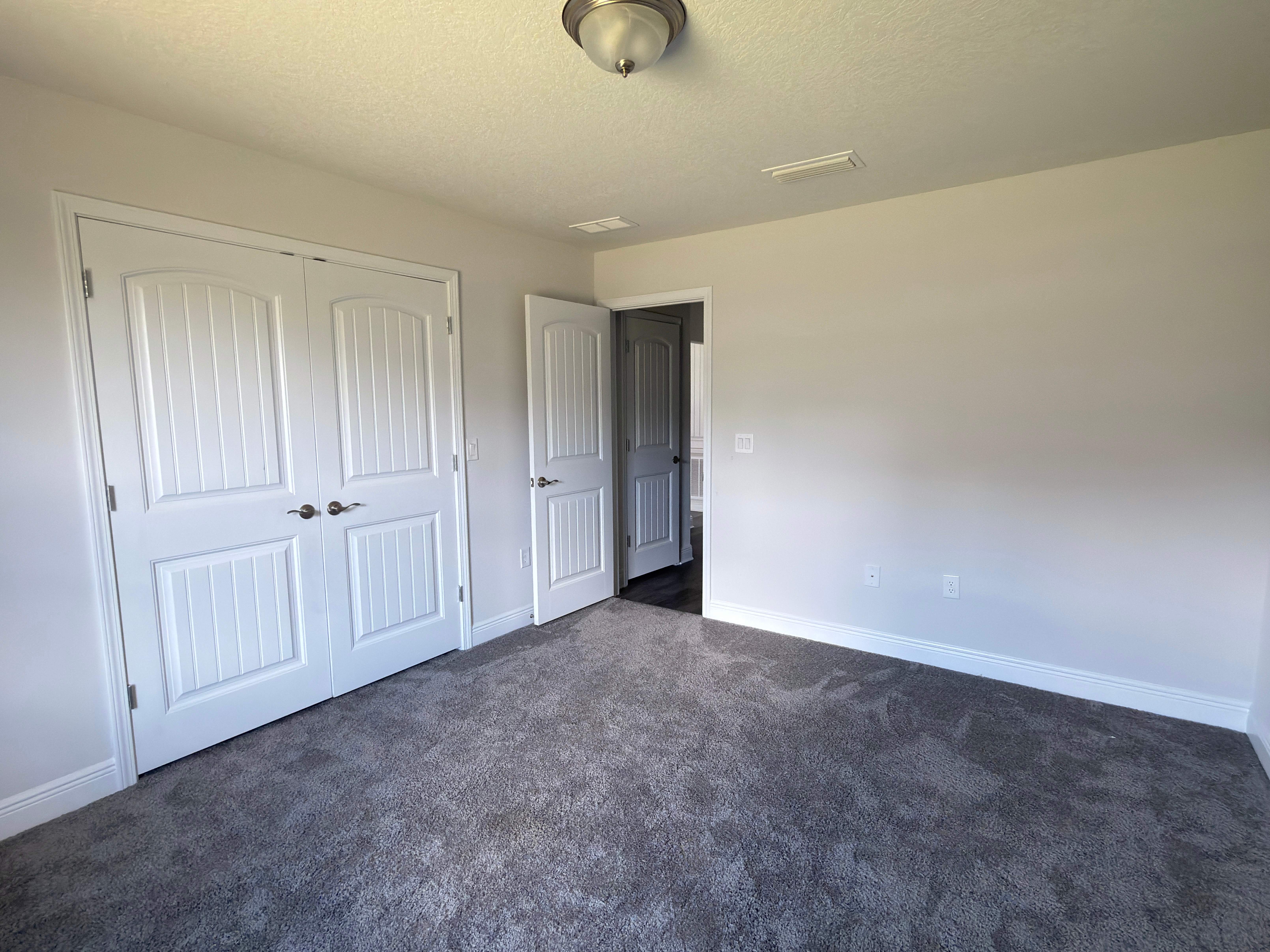 2112 Queen St photo