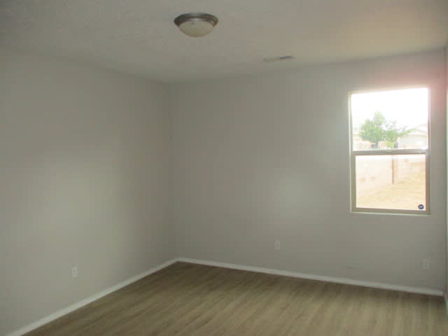 1201 Sidewinder Rd NE photo