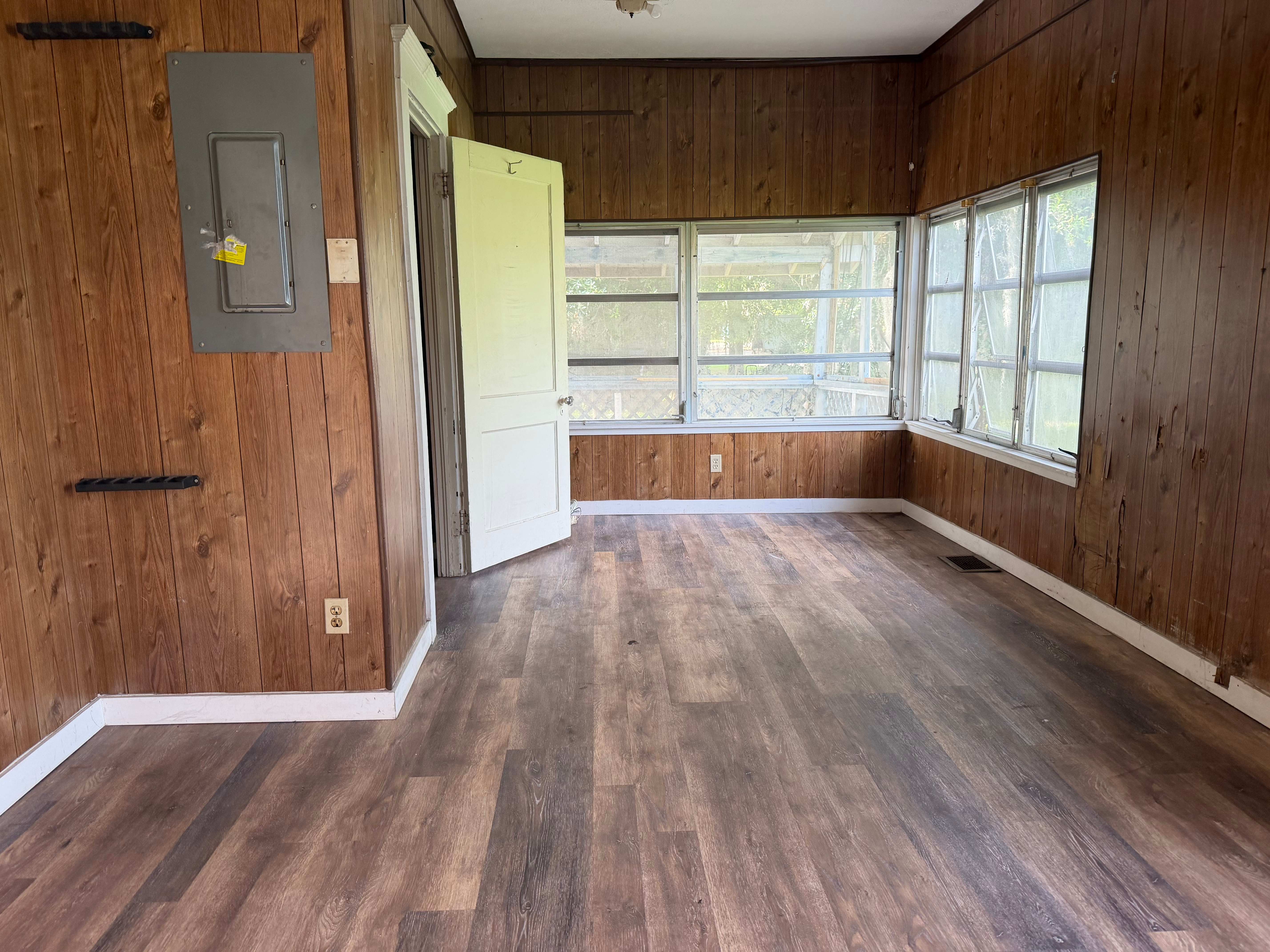 214 Ave K SW photo