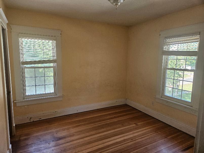 107 N Baker St photo