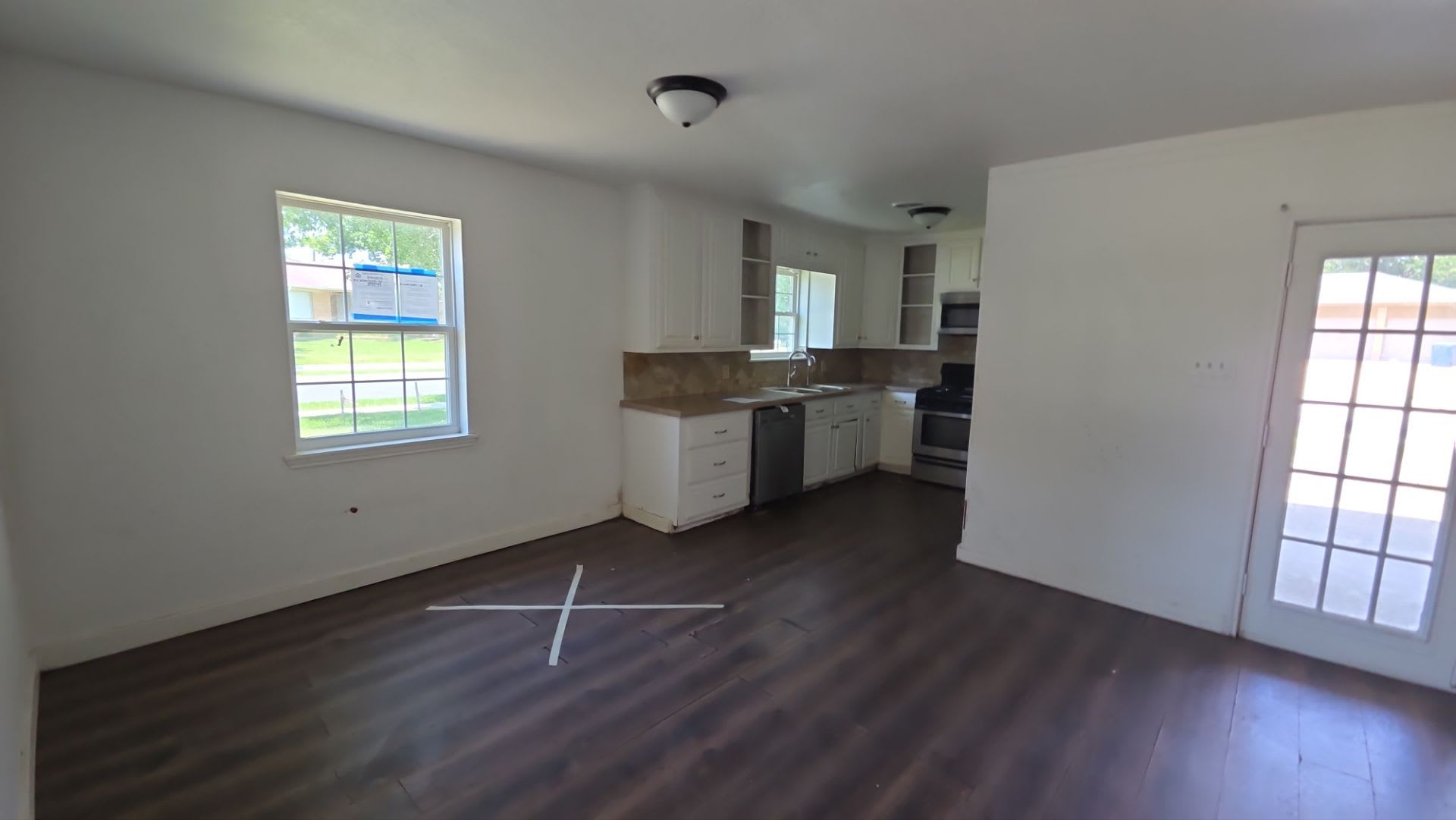 901 Crestview Dr photo