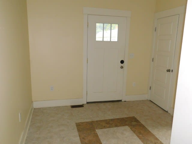 329 Holmes St photo