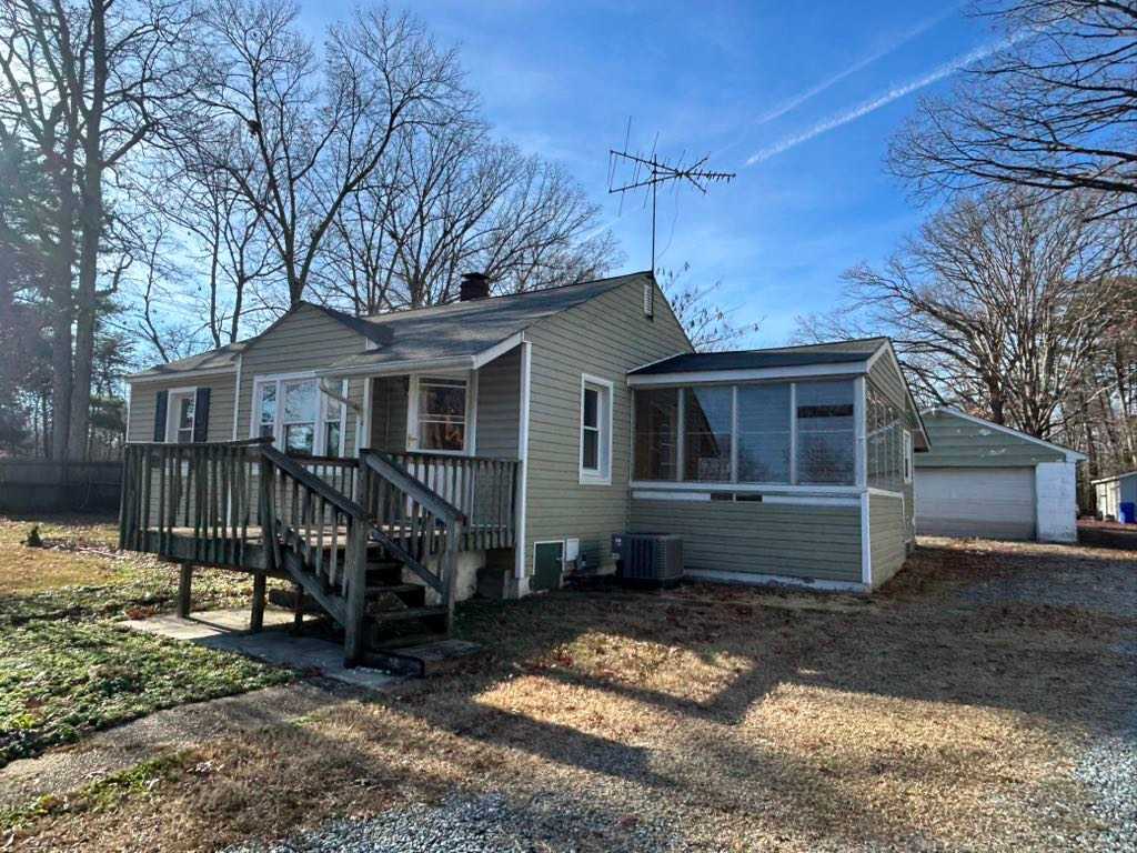 Single Family Home 3BR 2.5BA — 11924 Montgomery Ln, Waldorf, MD