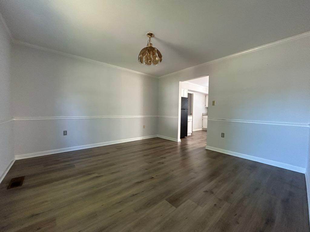 3402 Williamsburg Dr photo
