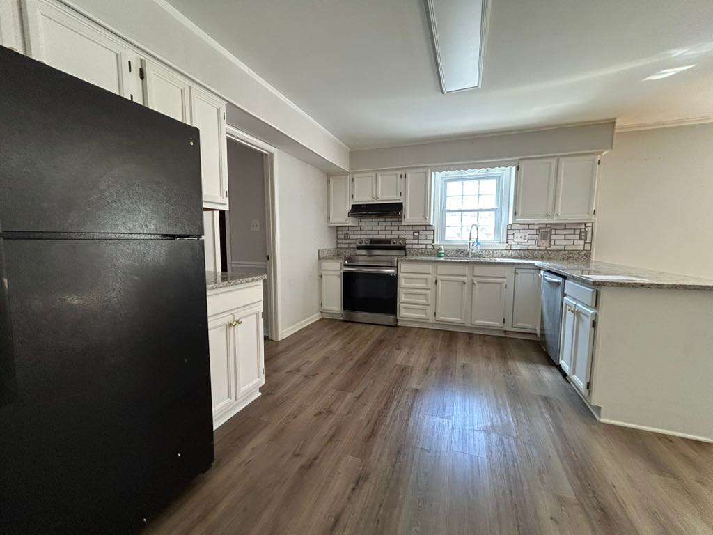 3402 Williamsburg Dr photo