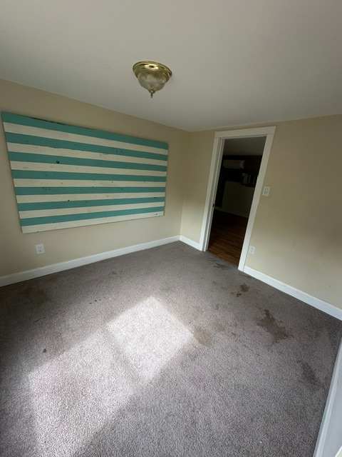 115 E Hicks St photo