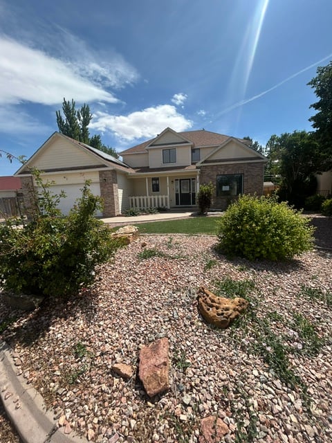 Single Family Home 4BR 2.1BA - 10 Chaparral Cir, La Junta, CO