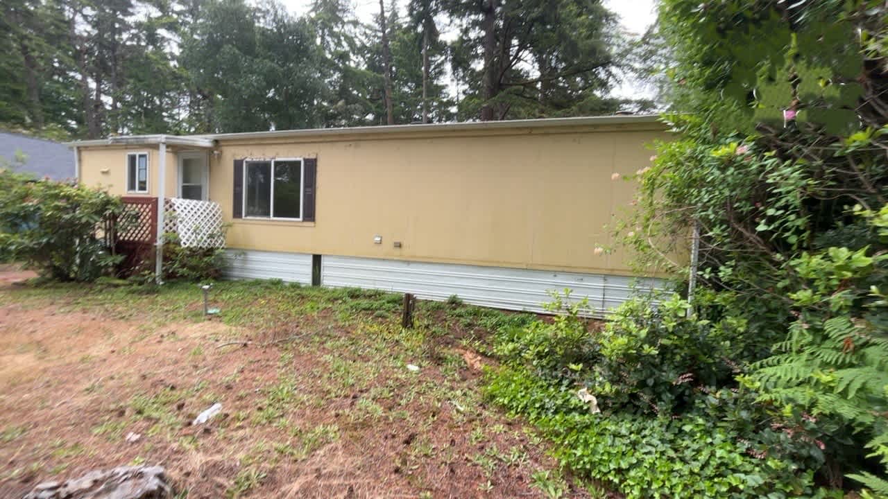 Manufactured Home 3BR 1BA - 64 Outer Dr, Florence, OR