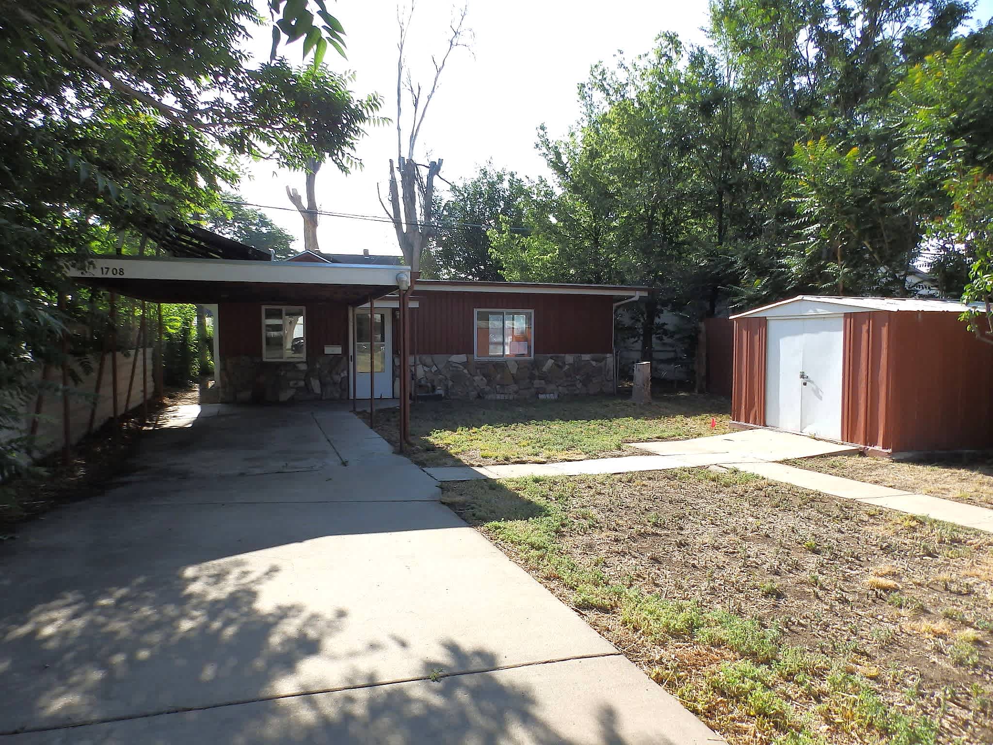 Single Family Home 2BR 1BA - 1708 Claremont Aven, Pueblo, CO