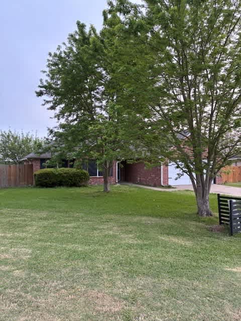 Single Family Home 3BR 2BA — 1157 N 3rd St, Wills Point, TX