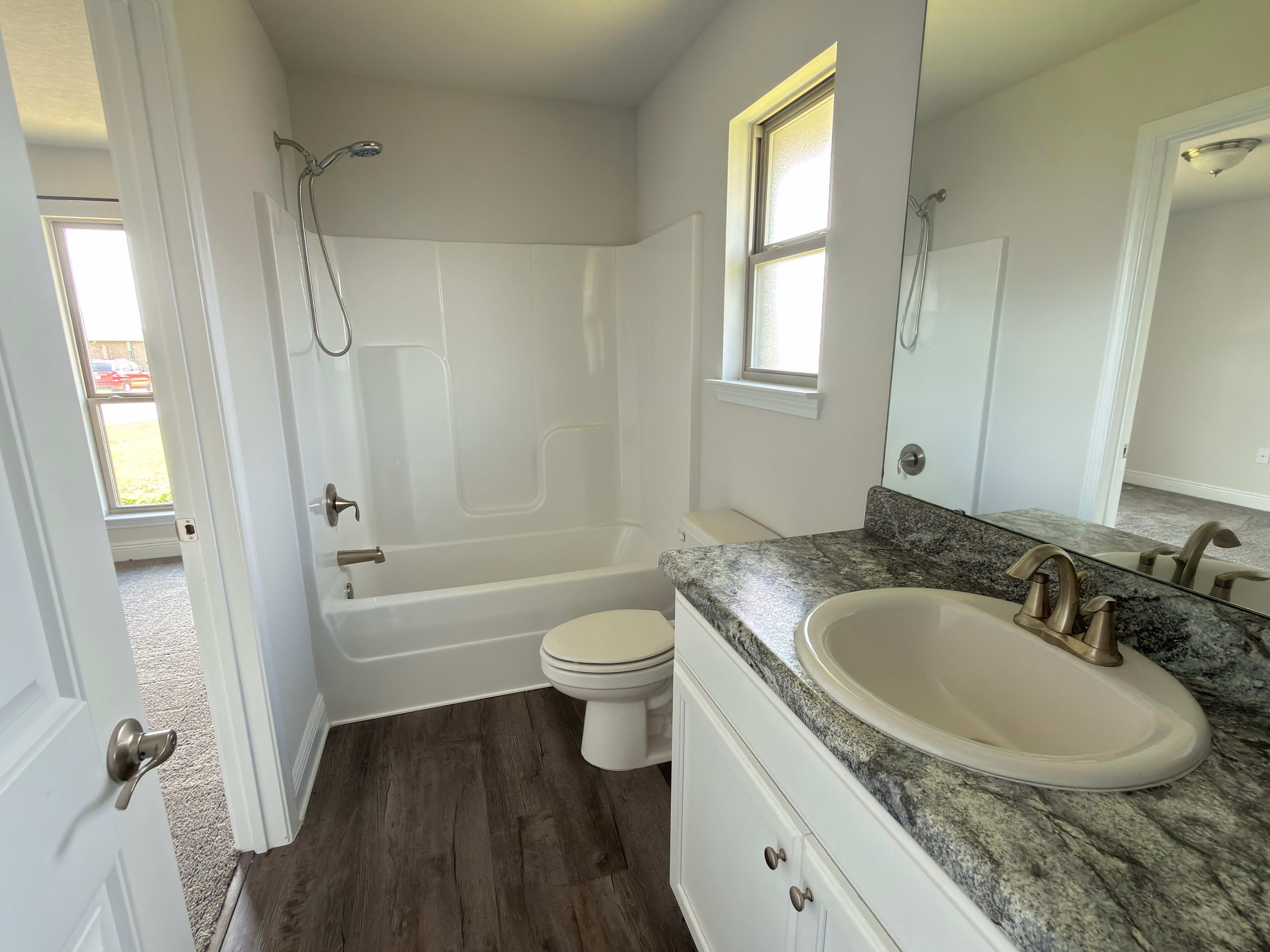 2112 Queen St photo
