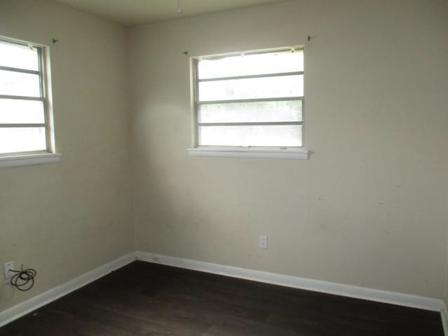 2111 Whyte Dr photo