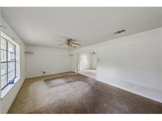 21 Wood Lodge Dr photo
