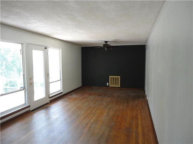 66 Lakeshore Dr photo