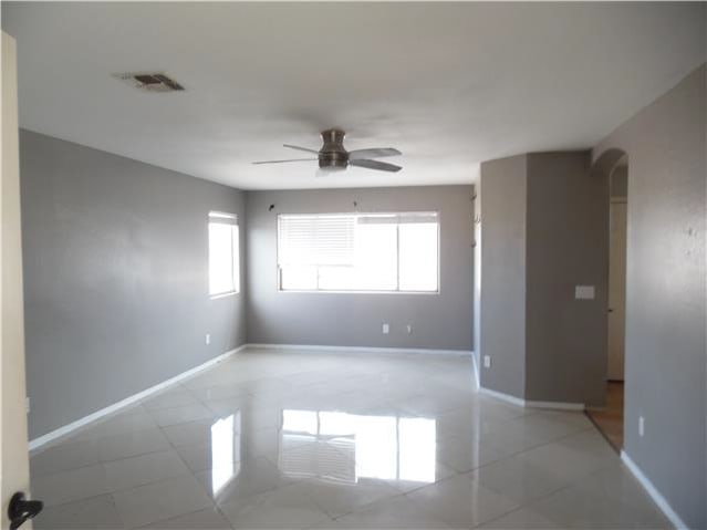 25884 W Elizabeth Ave photo