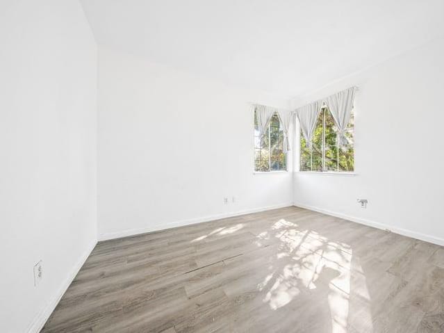 97 Manchester Dr photo