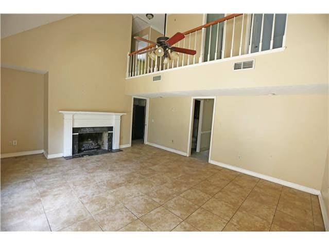 213 Longwood Dr photo