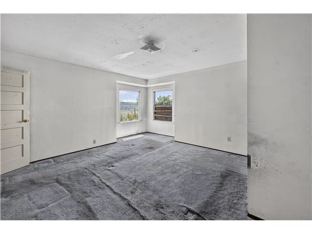 7015 Holly St photo