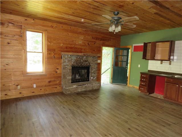 245 Eagle Ridge Dr photo