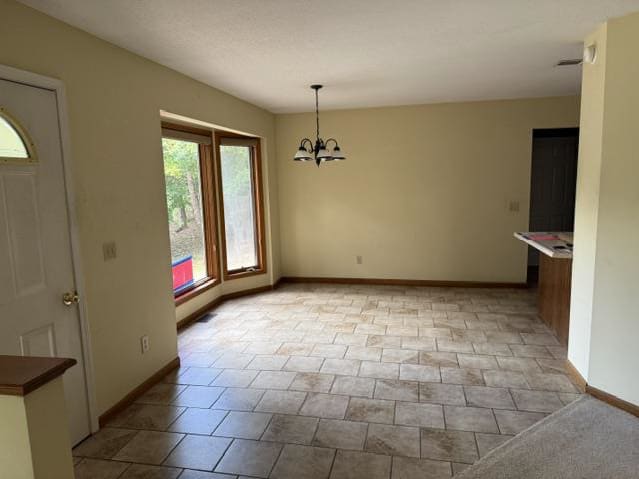 200 Wagonwheel Dr photo