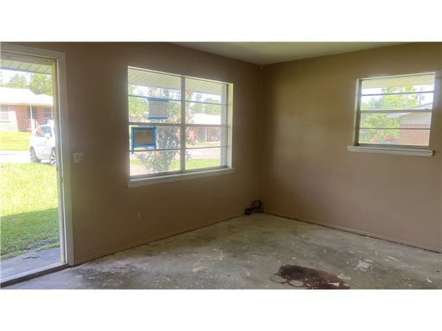 613 Gavins St photo