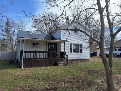 Single Family Home 3BR 1BA — 323 S Brady St, Corunna, MI
