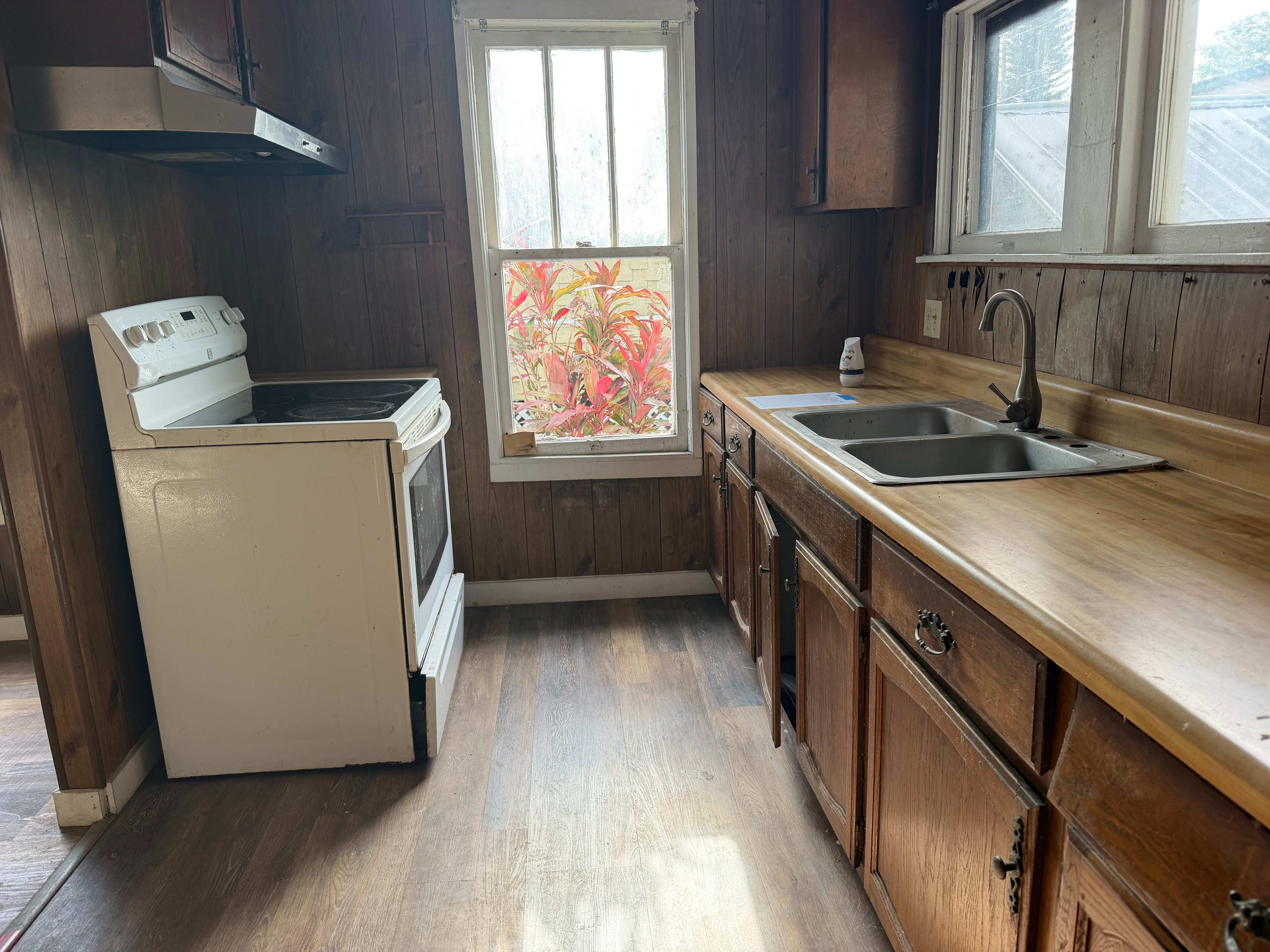 214 Ave K SW photo