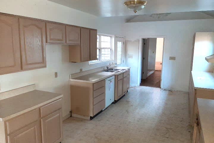 5447 David St photo