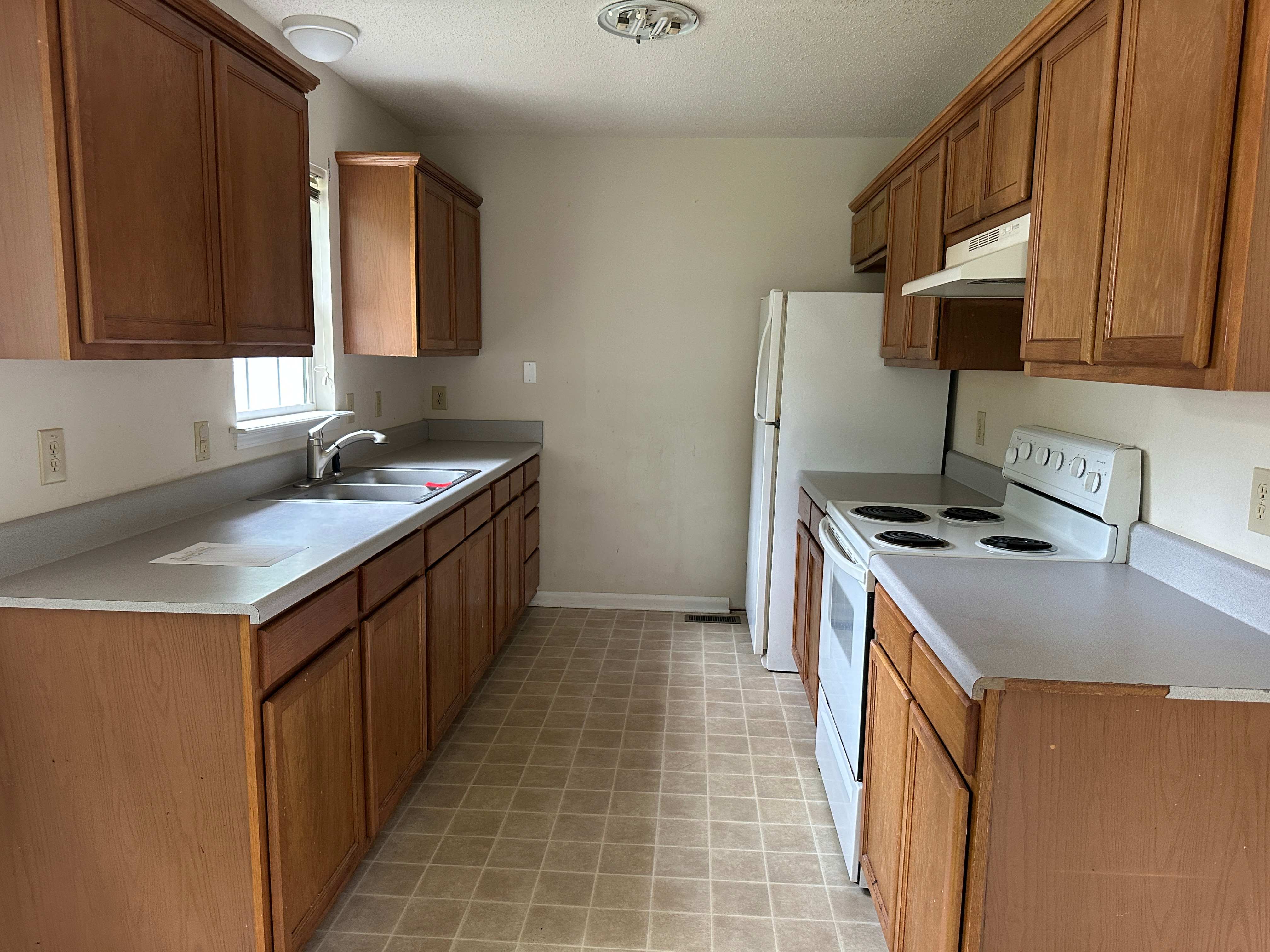 827 E 9th Street photo