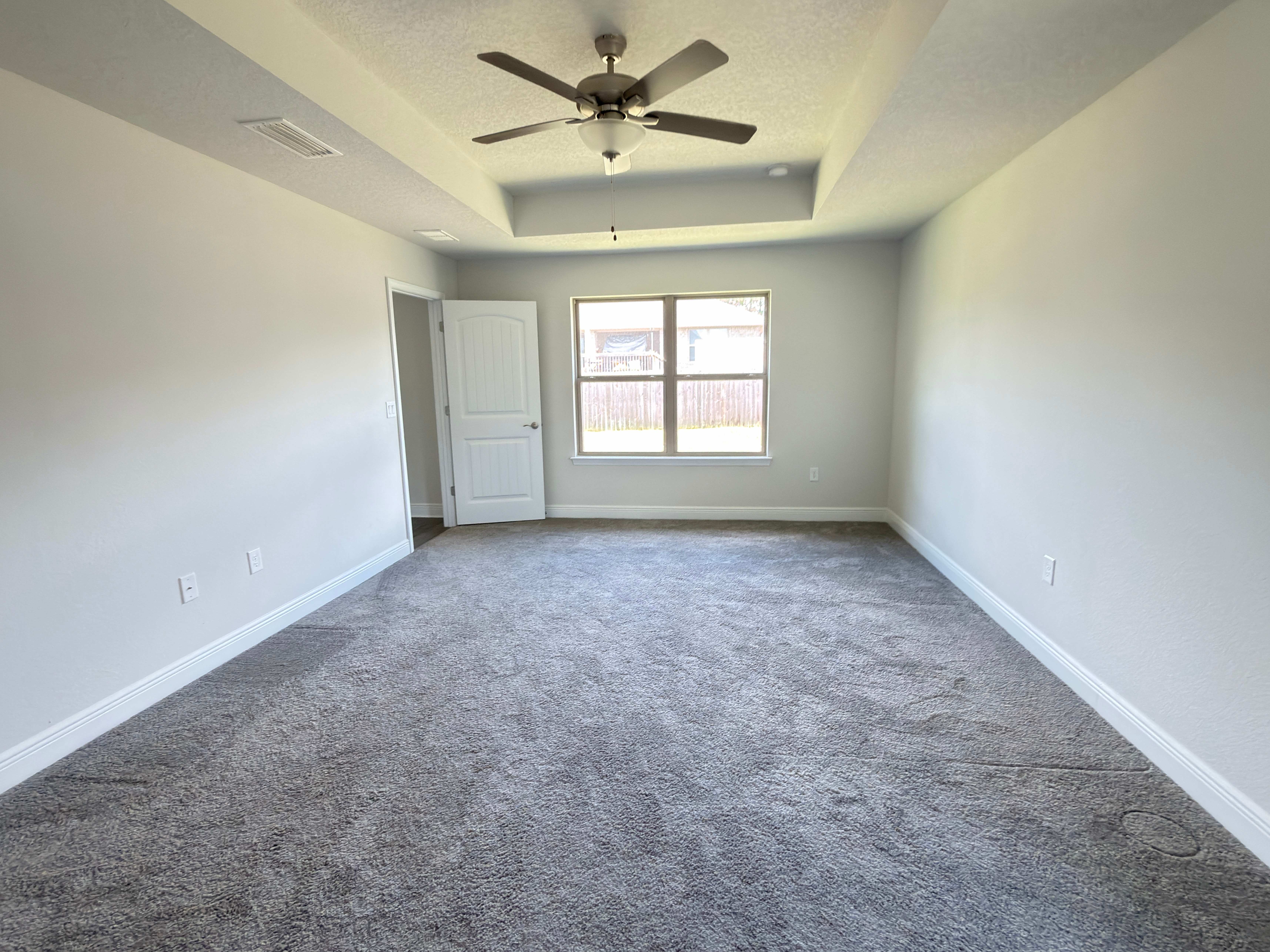 2112 Queen St photo
