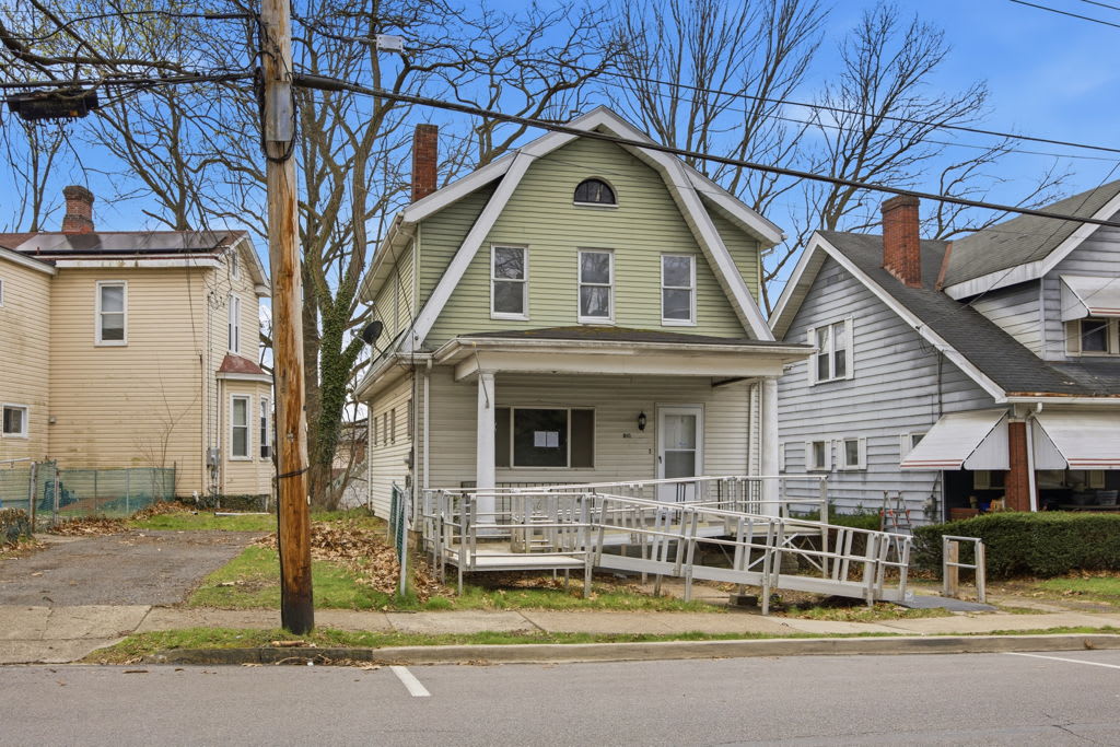 Single Family Home 3BR 1.5BA — 810 Jackman Ave, Pittsburgh, PA