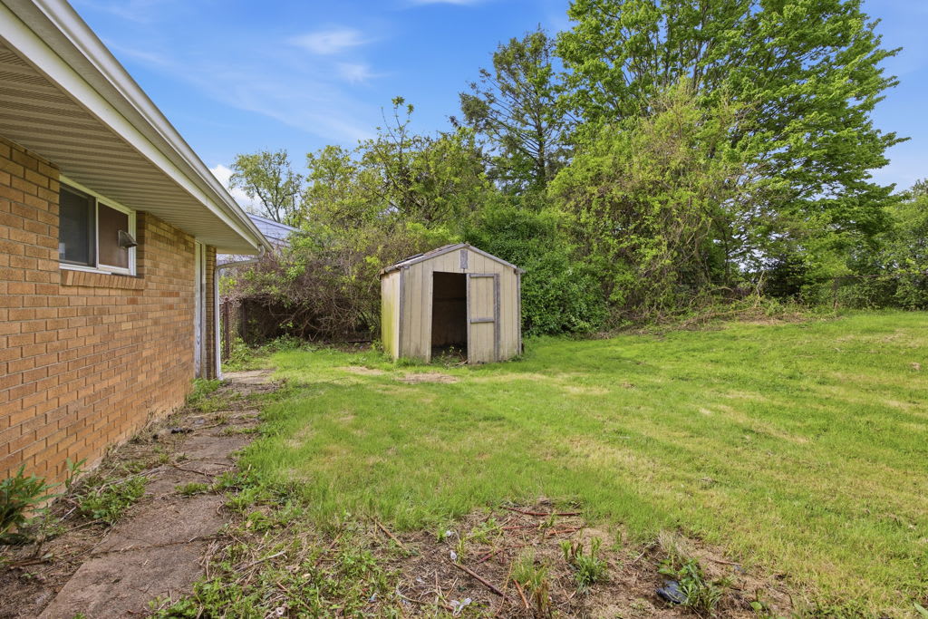 4104 Burnsire Dr photo