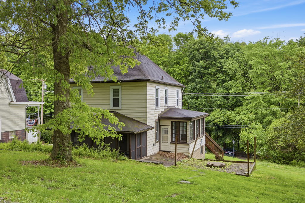 989 Brownstown Rd photo