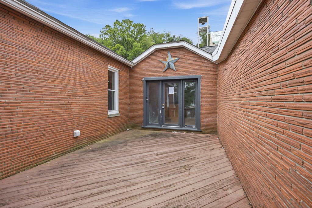 1664 Fawcett Ave photo