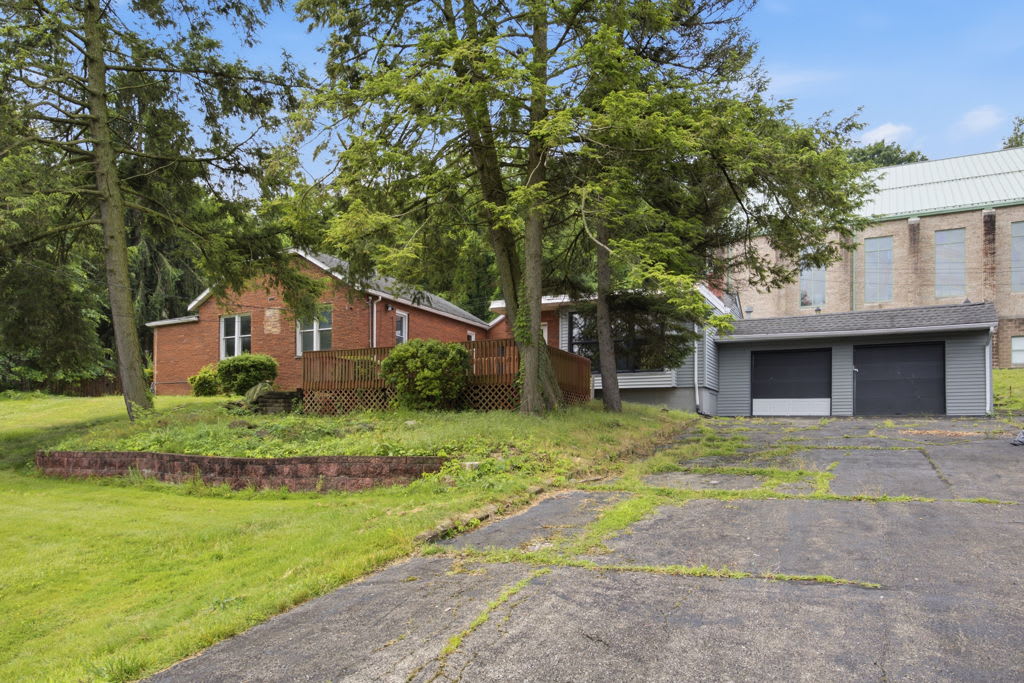 1664 Fawcett Ave